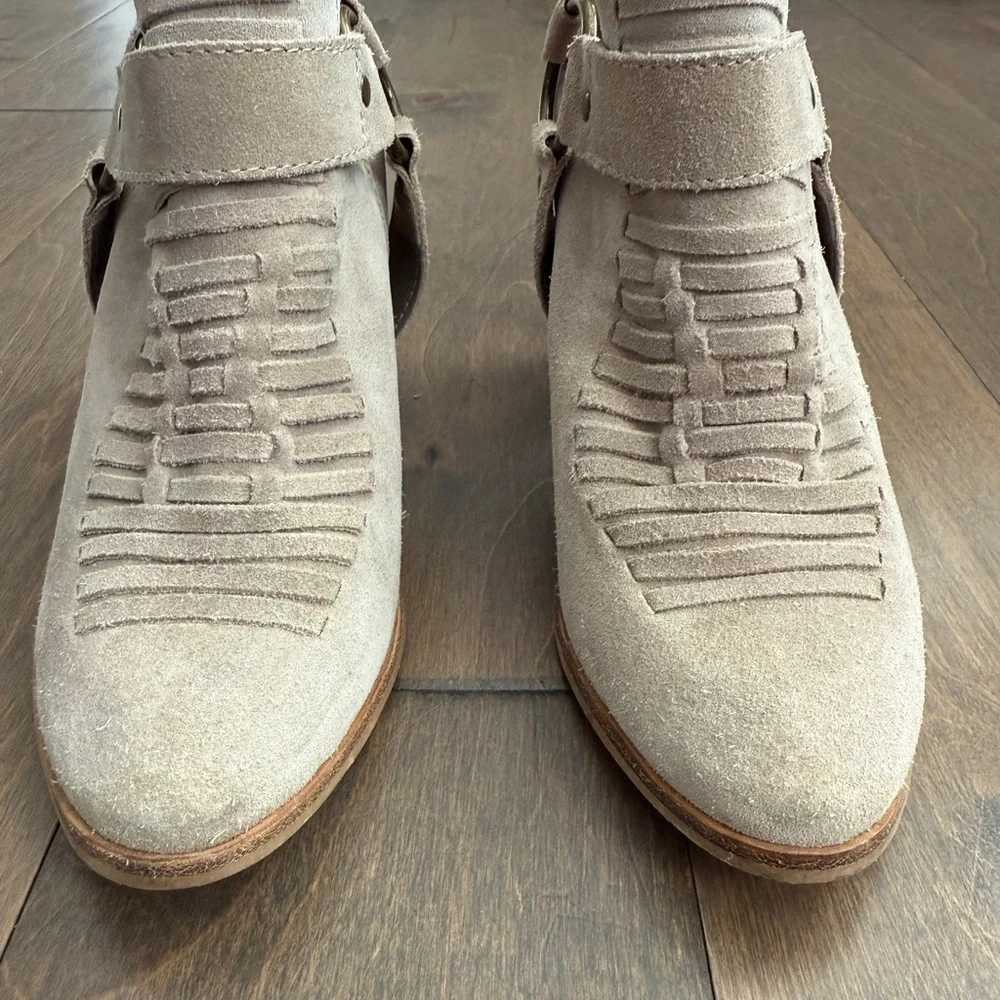 SEYCHELLES  Impossible Beige Suede Harness Ankle Heeled Booties Size 7.5 Women’s